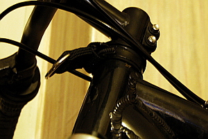 Kötél rögzítési módja a biciklihez